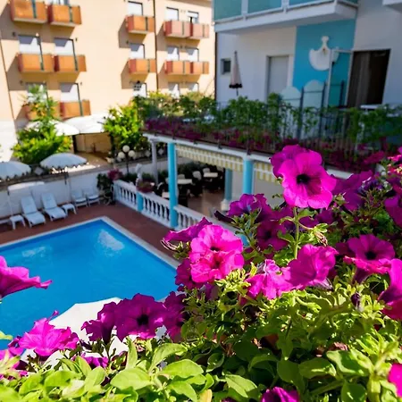 Dei Fiori - Sul Mare Con Piscina 3* Viserbella di Rimini