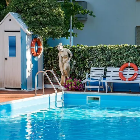 Dei Fiori - Sul Mare Con Piscina 3* Viserbella di Rimini