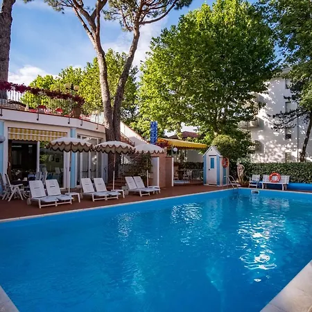 Hotell Dei Fiori - Sul Mare Con Piscina