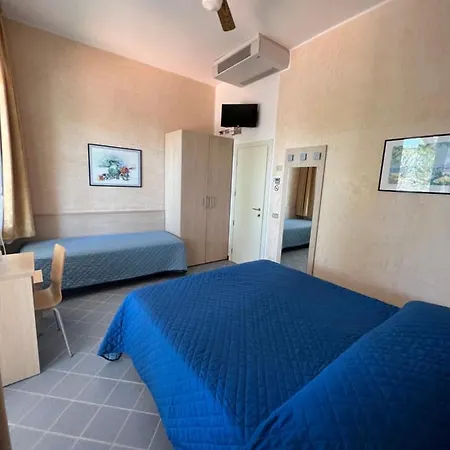Dei Fiori - Sul Mare Con Piscina Hotell 3*