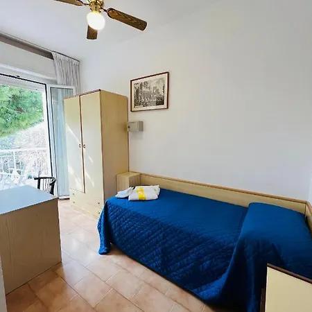 Dei Fiori - Sul Mare Con Piscina Hotell