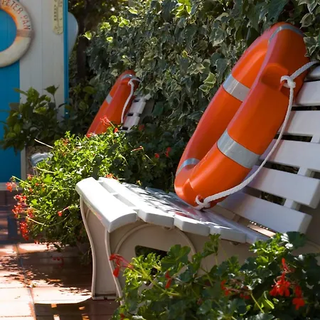 Hotel Dei Fiori - Sul Mare Con Piscina 3*