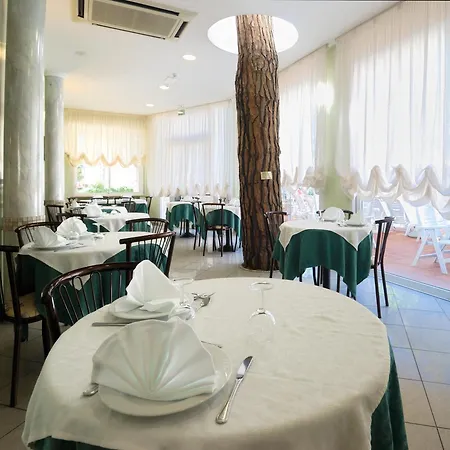 百花别墅酒店 Viserbella di Rimini