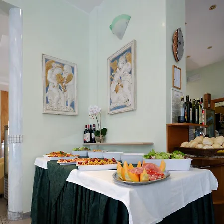 百花别墅酒店 Viserbella di Rimini