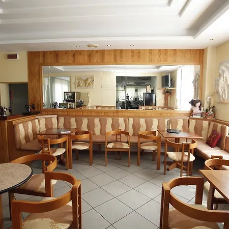 Hotell Dei Fiori - Sul Mare Con Piscina Viserbella di Rimini