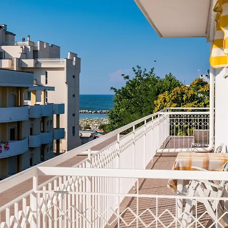 Dei Fiori - Sul Mare Con Piscina Hotel 3*