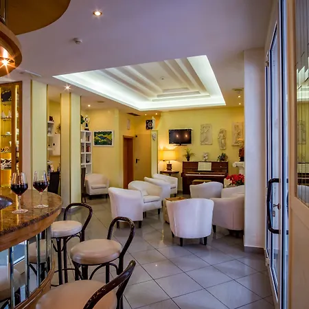 Dei Fiori - Sul Mare Con Piscina Viserbella di Rimini