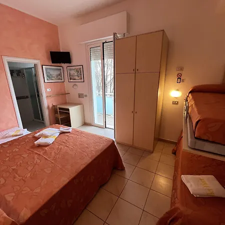 Dei Fiori - Sul Mare Con Piscina Viserbella di Rimini
