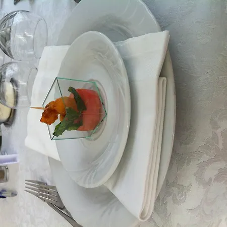 Hotell Dei Fiori - Sul Mare Con Piscina 3*