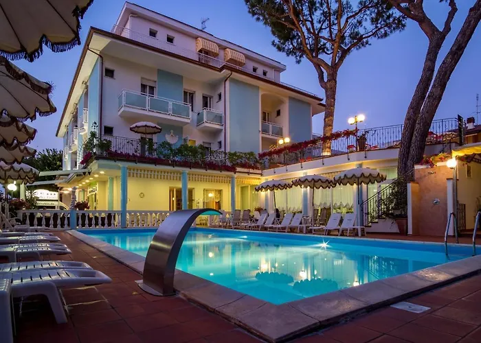 Dei Fiori - Sul Mare Con Piscina Viserbella di Rimini