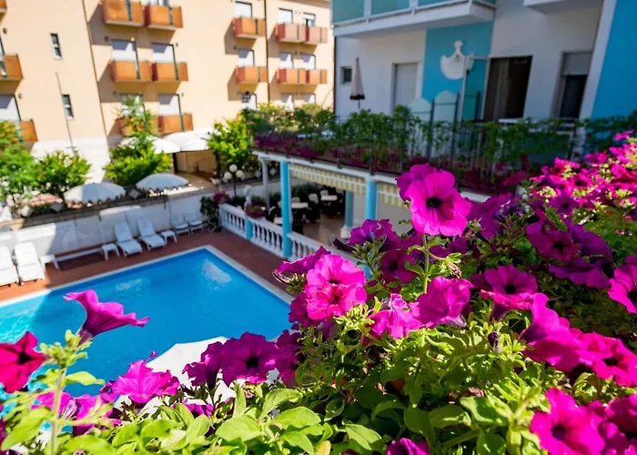 Dei Fiori - Sul Mare Con Piscina 3* Viserbella di Rimini