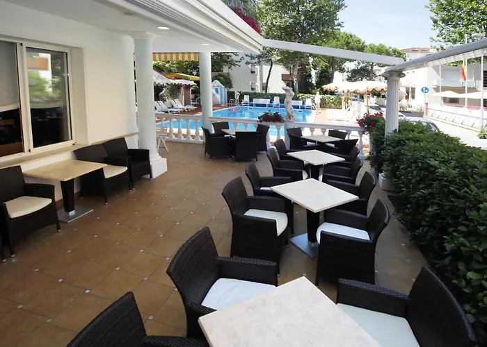 Dei Fiori - Sul Mare Con Piscina Viserbella di Rimini