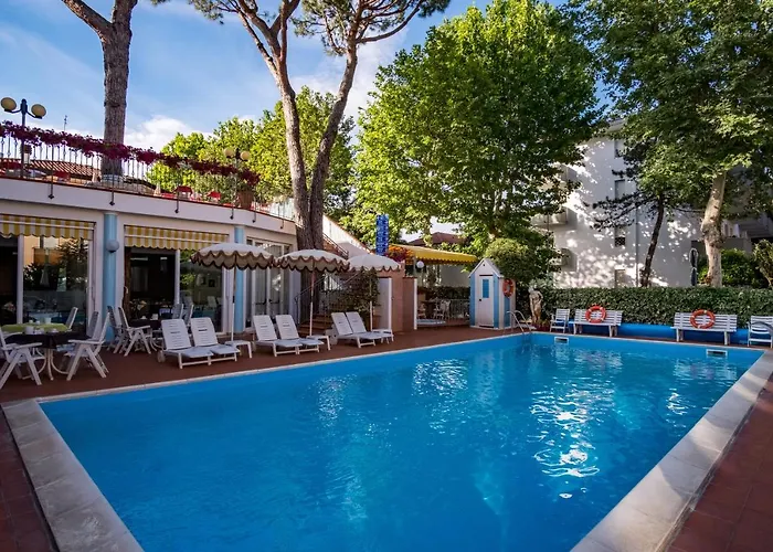 Hotel Dei Fiori - Sul Mare Con Piscina