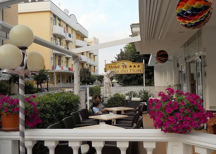 Szálloda Dei Fiori - Sul Mare Con Piscina 3*