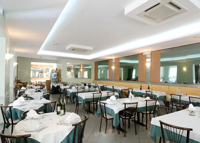 Dei Fiori - Sul Mare Con Piscina Viserbella di Rimini