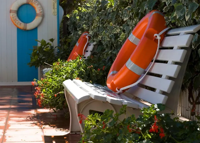 Szálloda Dei Fiori - Sul Mare Con Piscina 3*