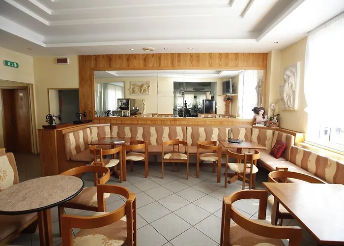 Szálloda Dei Fiori - Sul Mare Con Piscina Viserbella di Rimini