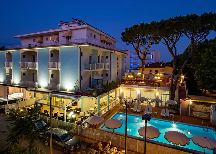 Dei Fiori - Sul Mare Con Piscina Hotel Viserbella di Rimini