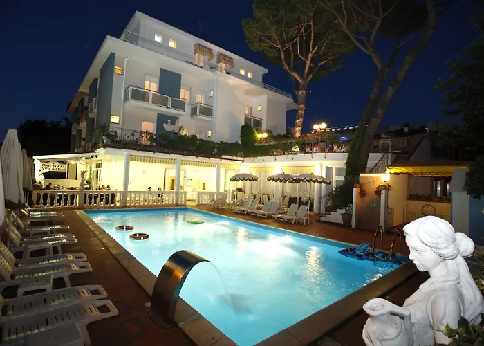 Dei Fiori - Sul Mare Con Piscina Szálloda Viserbella di Rimini