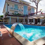 Dei Fiori - Sul Mare Con Piscina Hotel