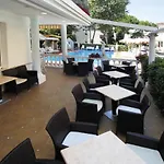 Dei Fiori - Sul Mare Con Piscina Viserbella di Rimini