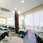 호텔 Dei Fiori - Sul Mare Con Piscina
