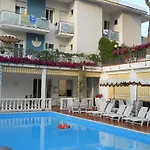 호텔 Dei Fiori - Sul Mare Con Piscina