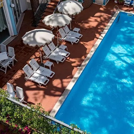 Dei Fiori - Sul Mare Con Piscina Отель 3*