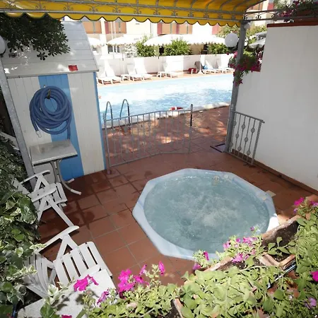 Otel Dei Fiori - Sul Mare Con Piscina