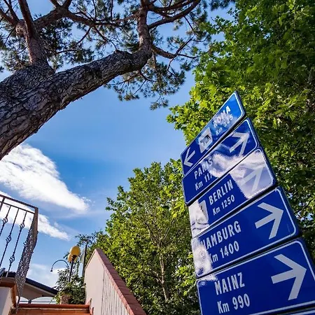 Отель Dei Fiori - Sul Mare Con Piscina Визербелла