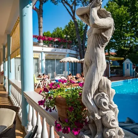 Dei Fiori - Sul Mare Con Piscina Отель