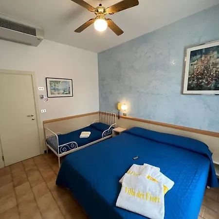 Dei Fiori - Sul Mare Con Piscina Отель
