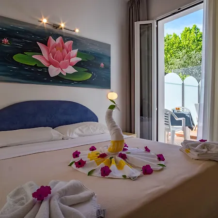 Dei Fiori - Sul Mare Con Piscina فندق