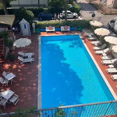 Dei Fiori - Sul Mare Con Piscina Hotel