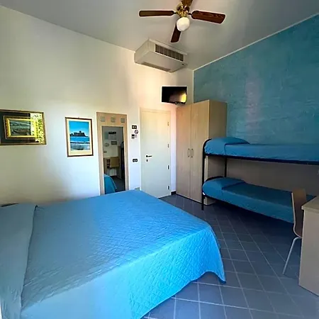 Otel Dei Fiori - Sul Mare Con Piscina