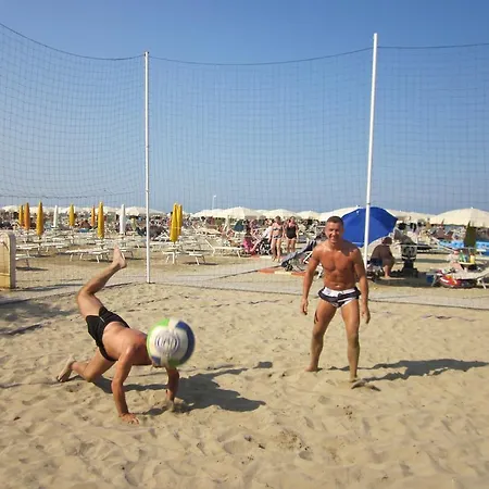 فندق Dei Fiori - Sul Mare Con Piscina Viserbella di Rimini