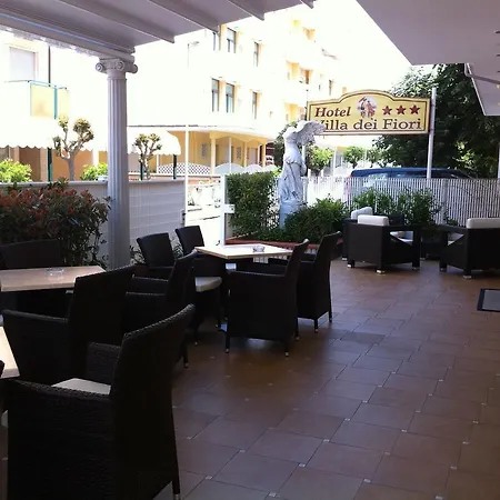 Dei Fiori - Sul Mare Con Piscina Viserbella di Rimini