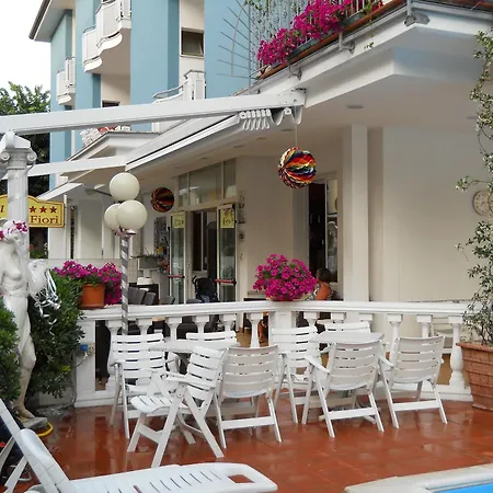 Dei Fiori - Sul Mare Con Piscina Viserbella di Rimini