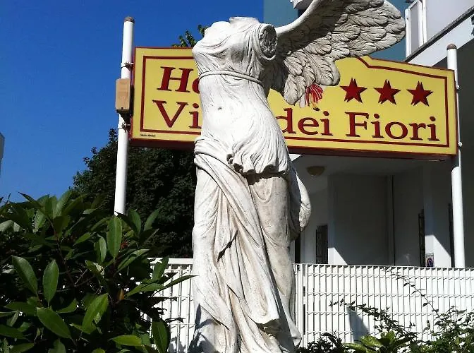 Dei Fiori - Sul Mare Con Piscina Hotel