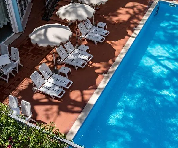Dei Fiori - Sul Mare Con Piscina Hotel 3*