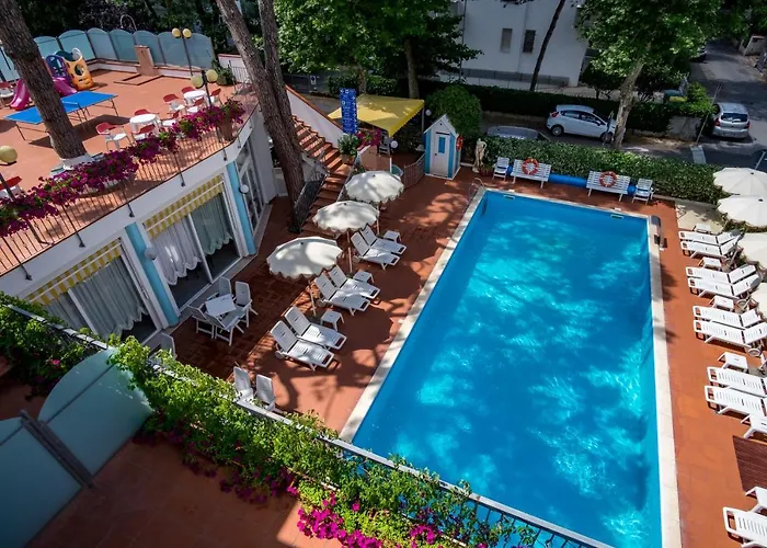 Hotel Dei Fiori - Sul Mare Con Piscina 3*