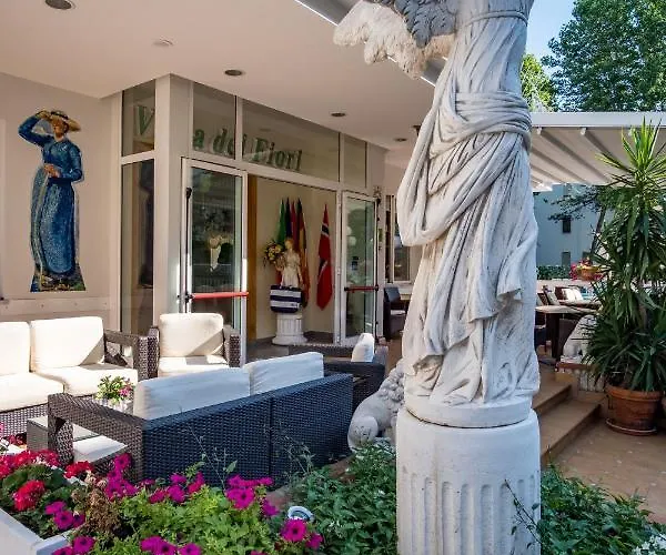 Hotel Dei Fiori - Sul Mare Con Piscina Viserbella di Rimini