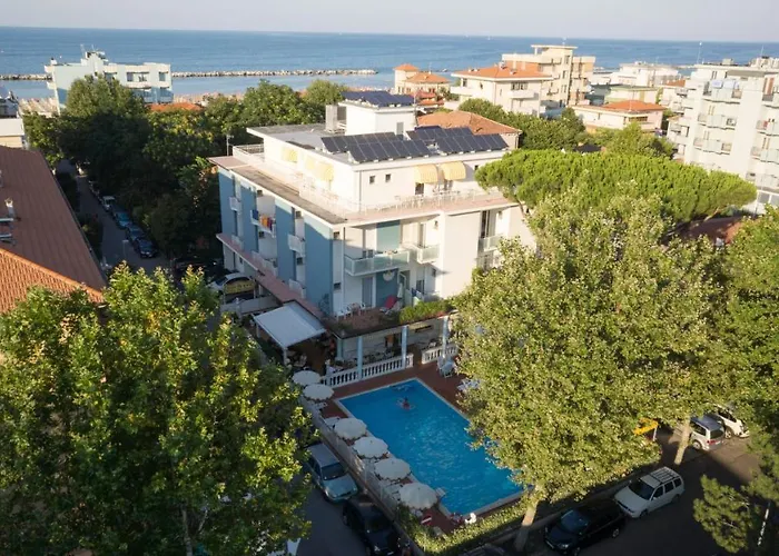 Dei Fiori - Sul Mare Con Piscina Viserbella di Rimini