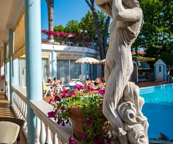 Dei Fiori - Sul Mare Con Piscina Hotel