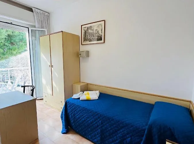 Dei Fiori - Sul Mare Con Piscina Hotel