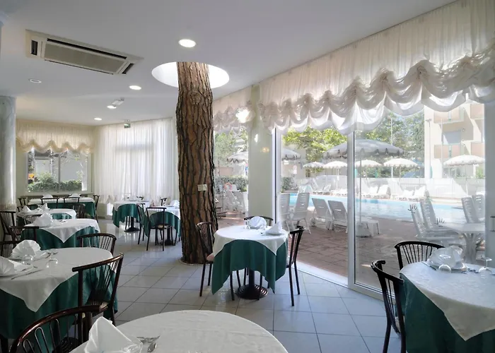 Hotel Dei Fiori - Sul Mare Con Piscina 3*