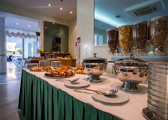 Hotel Dei Fiori - Sul Mare Con Piscina 3*