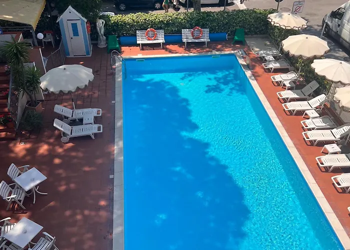 Dei Fiori - Sul Mare Con Piscina Hotel
